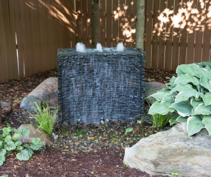 Stacked-Slate-Spillway-Wall_02